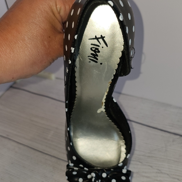 FIONI Black & White Open Toe Polka Dot Heels Size 8.5 - Picture 10 of 11